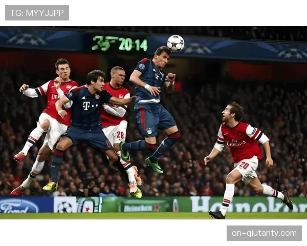 赛前最后一练:拜仁全队飞往伦敦,备战与阿森纳的欧冠关键战 赛前最后一练:拜仁全队飞往伦敦,备战与阿森纳的欧冠关键战